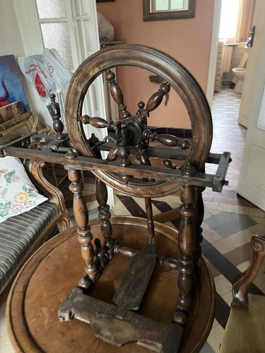 Outil métier rouet ancien - outil,