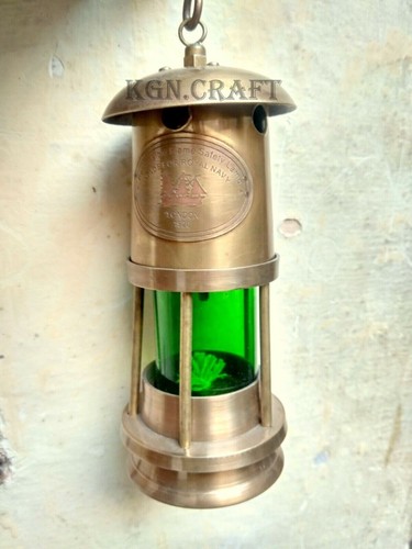 Ancienne lampe pétrole - à,