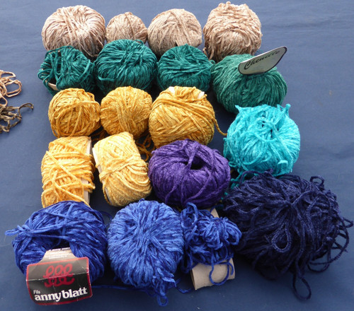 Lot diverses couleurs pelotes