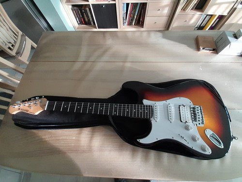 Guitare électrique gaucher - guitare,