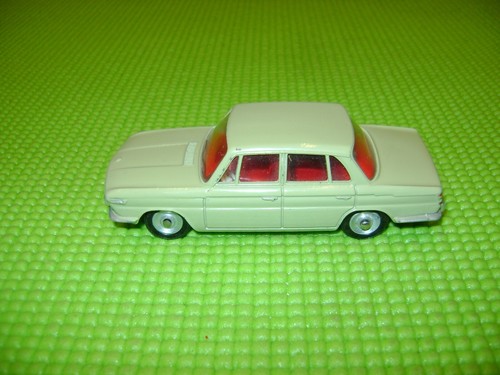 Dinky toys 534 bmw - 1500, vert