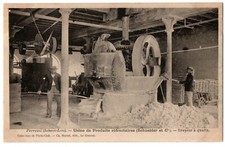 Old postcard 71 - Perreuil (S. et L.) - Refractory products factory, quartz crusher