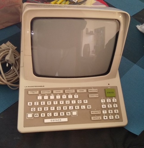 Minitel nfz 300 - 9, ptt