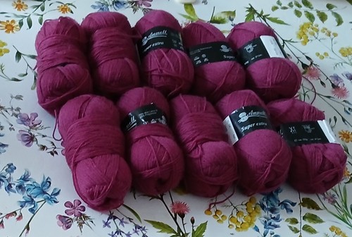 Lot pelotes de laine - 10,