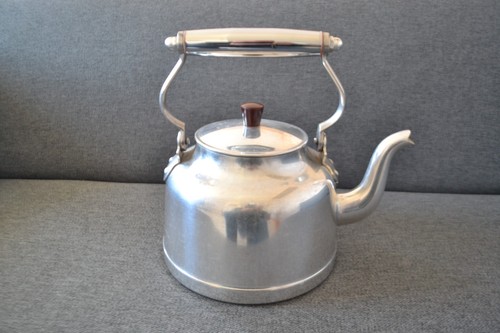 Belle bouilloire ancienne - , en