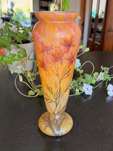 Daum signé mado - signé, vase