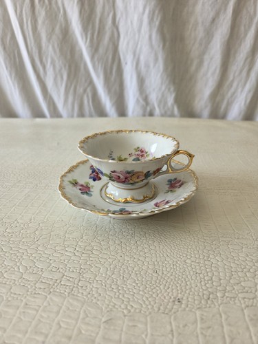 Tasse avec soucoupe - tasse, sa