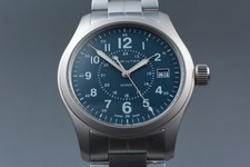 [Boîte, papier ] Montre pour