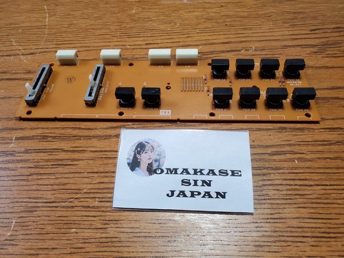 Bouton latéral gauche - , et