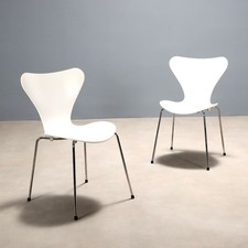 Chaises Fritz Hansen Serie 7