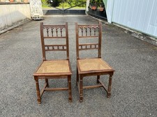 Paire de chaises de style