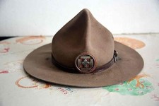 Scoutisme : Chapeau scout