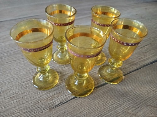 Ancien verre pieds - ancien, à