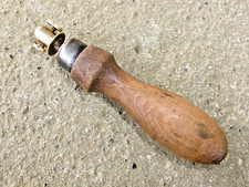 ANCIEN PORTE AIGUILLE - OUTIL DE CORDONNIER BOURRELIER -