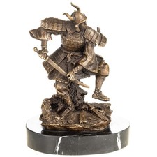 Sculpture de samourai en