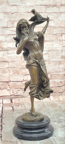 Signed nick bronze sculpture - signed,