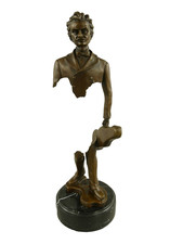 Sculpture d'un Homme musicien