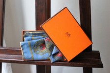 Hermès gavroche (mouchoir)