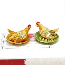 Figurine de poule pondeuse