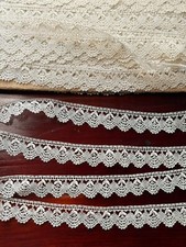 DENTELLE ANCIENNE aux fuseaux