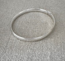 Bracelet Jonc Ovale Ouvrable