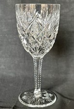 BEAU VERRE A EAU EN CRISTAL DE