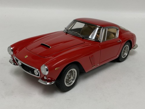 Cmc ferrari 250 gt - 1/18,