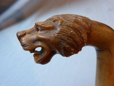 Canne ancienne XIXe pommeau corne tête de lion sculptée sculpture animalière