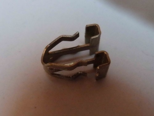 Agrafe peugeot origine 8327ya - origine,