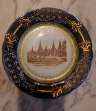Rare Assiette En Porcelaine