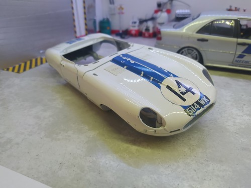 Carrosserie jaguar type e - 1/18,