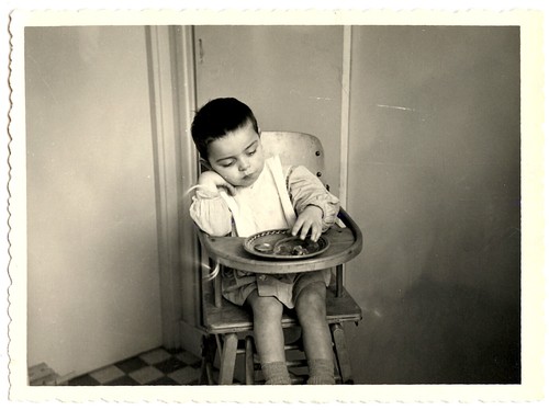 Enfant sur chaise - , haute