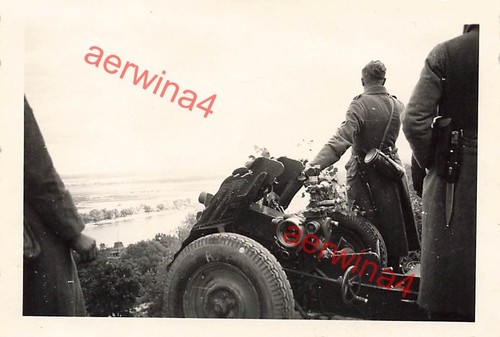 Soldats allemands avec canon