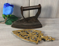 Fer à Repasser Ancien en Fonte avec Support Repose Fer en Bronze Laiton Fin XIXè