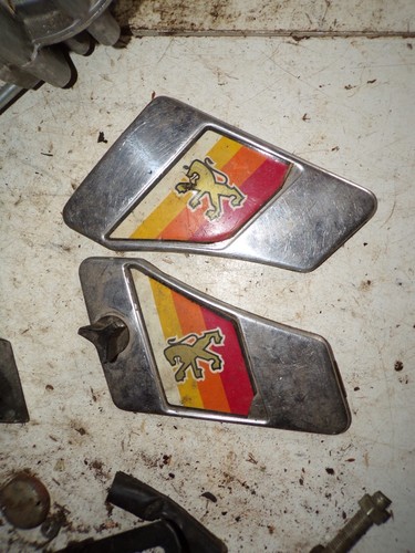 Deux caches boite outils - boite,
