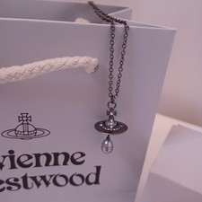 Vivienne Westwood- Collier