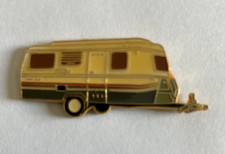 101 - Pin's BEAUTIFUL 90s caravan