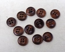 Lot 12 Boutons anciens en bois