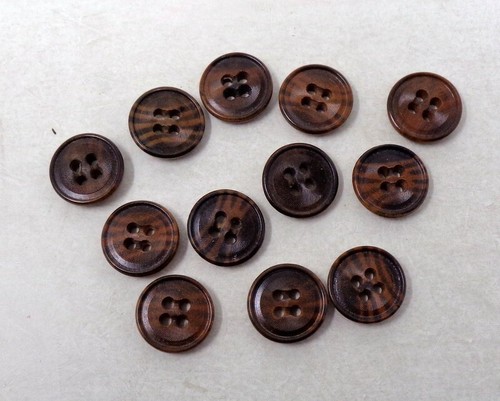 Lot boutons anciens bois - boutons, en