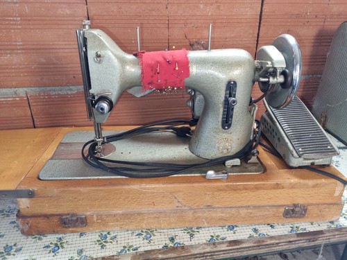 Machine coudre hurtu - machine,