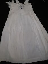 LOT N°22) Ancienne robe de