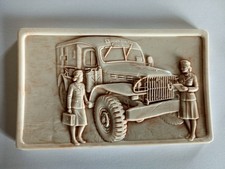 Bas relief ambulance croix