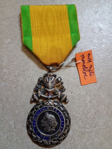 Médaille militaire insigne - militaire,