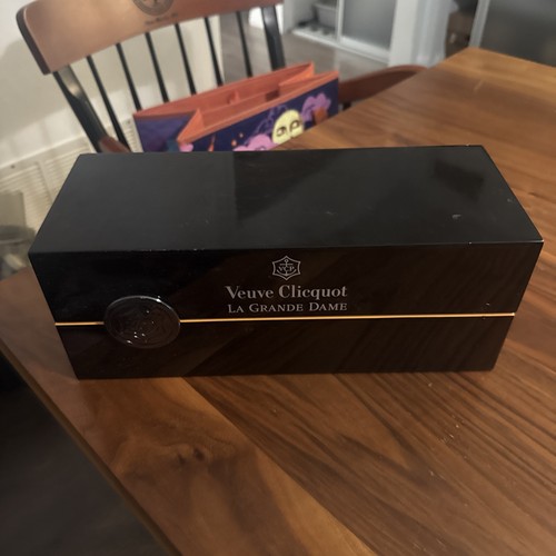 Veuve clicquot grande - veuve, dame
