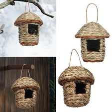 Nid tissé à la main cabane