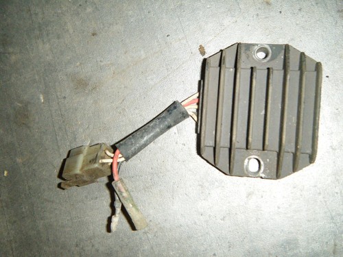 Regulateur tension quad - de,