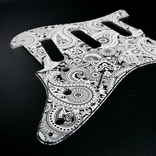 Fender strat pickguard - strat,