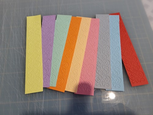 Papier peint frise relief - peint,