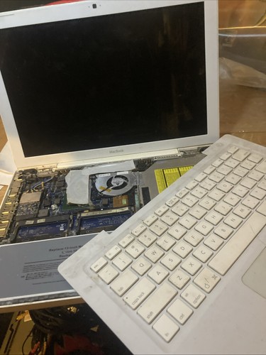 Macbook a1181 late 2008 - macbook,