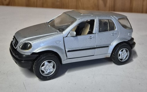 Modèle réduit mercedes - modèle,